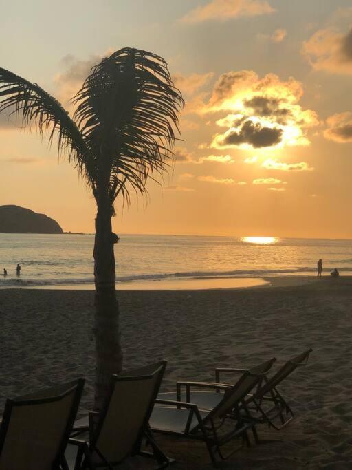 Bay View Grand Marina Ixtapa Condo En Pie De Playa Exteriör bild