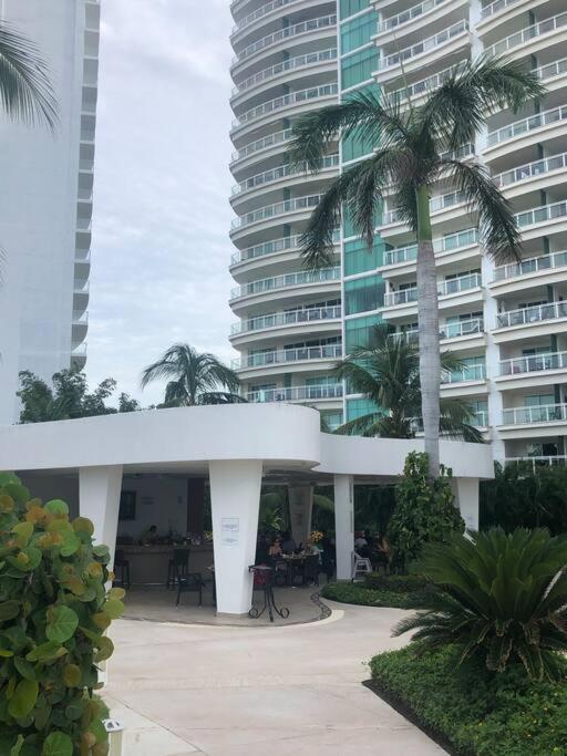 Bay View Grand Marina Ixtapa Condo En Pie De Playa Exteriör bild