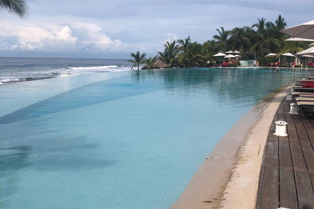 Bay View Grand Marina Ixtapa Condo En Pie De Playa Exteriör bild