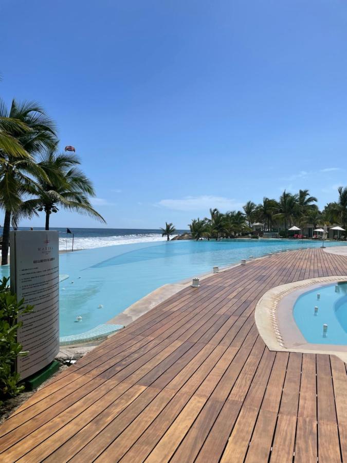 Bay View Grand Marina Ixtapa Condo En Pie De Playa Exteriör bild