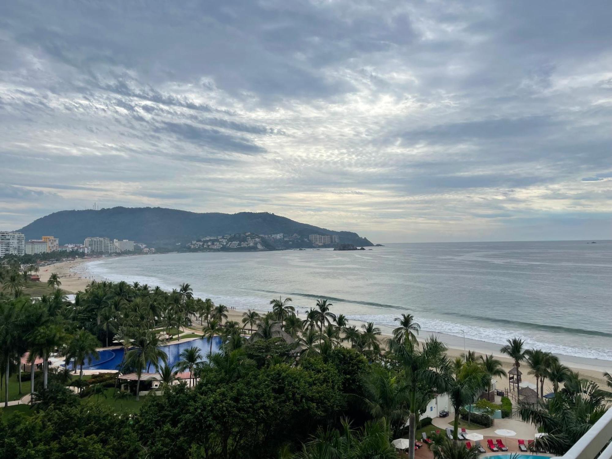 Bay View Grand Marina Ixtapa Condo En Pie De Playa Exteriör bild