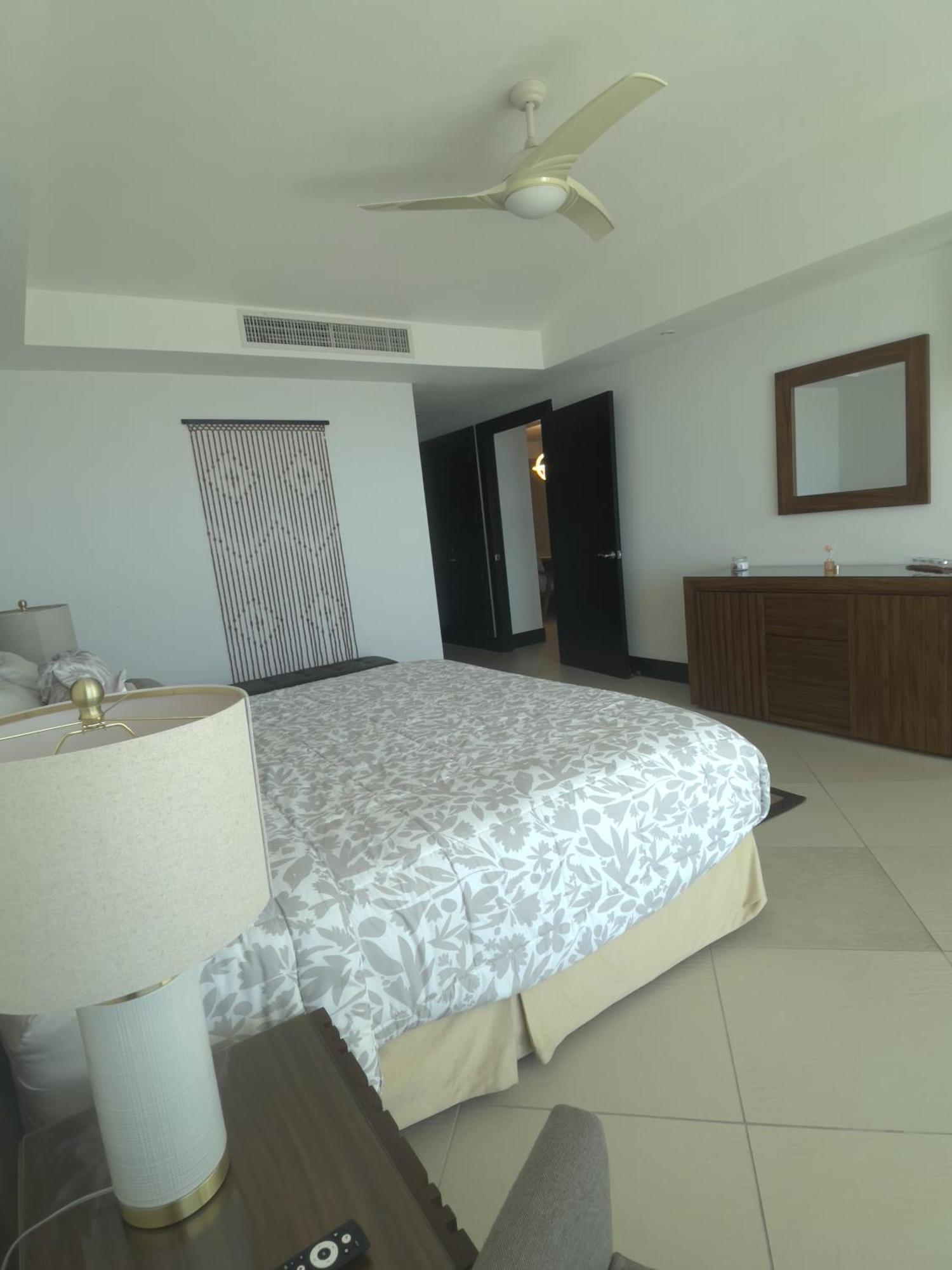 Bay View Grand Marina Ixtapa Condo En Pie De Playa Exteriör bild