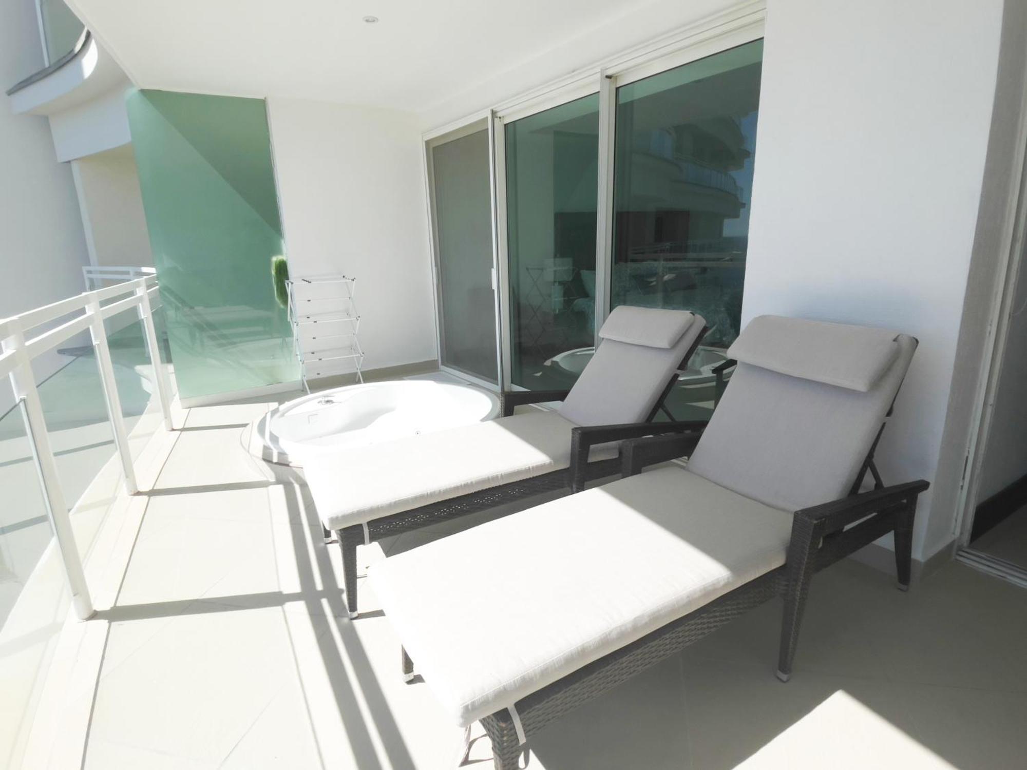 Bay View Grand Marina Ixtapa Condo En Pie De Playa Exteriör bild