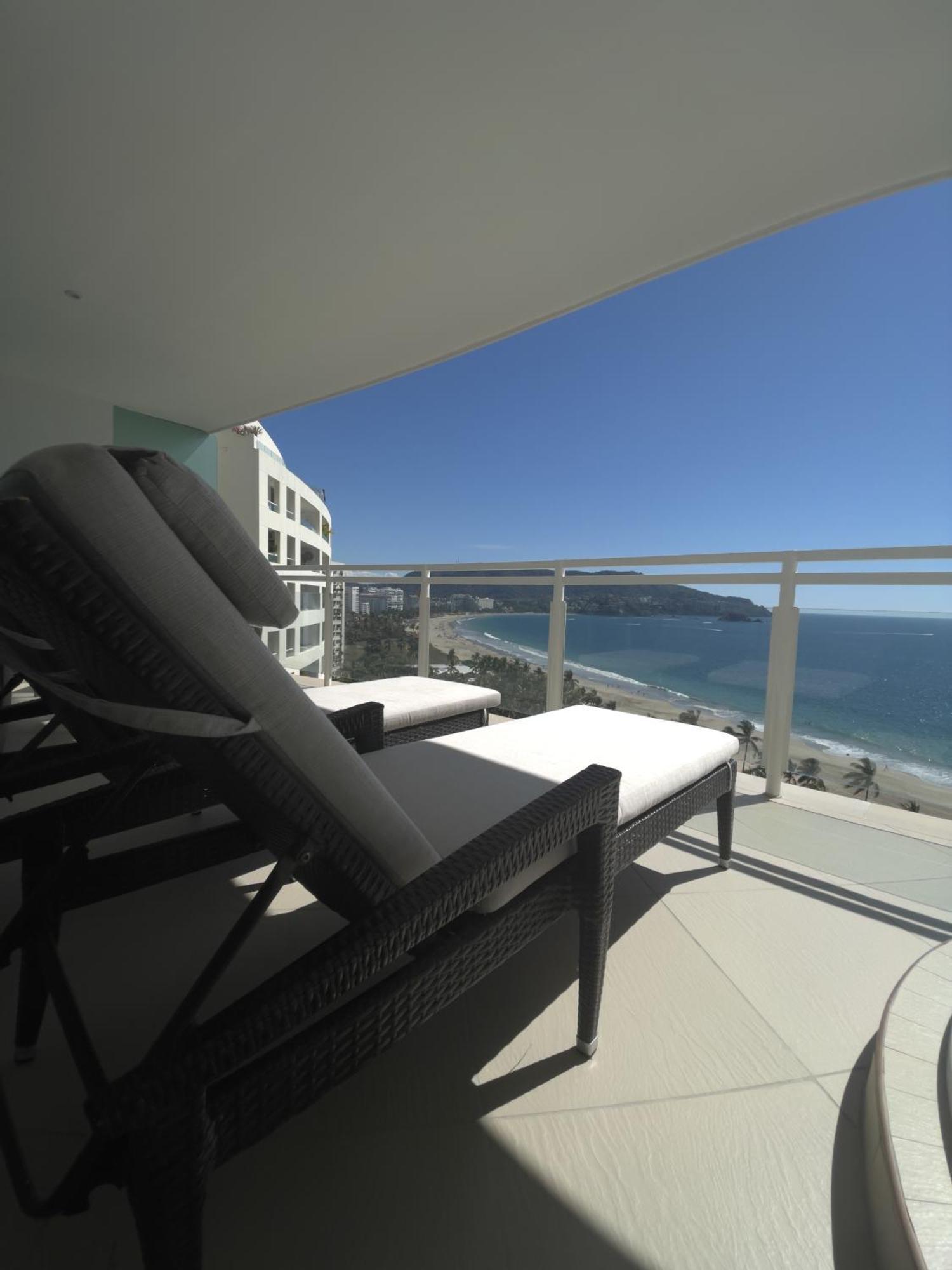 Bay View Grand Marina Ixtapa Condo En Pie De Playa Exteriör bild